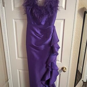 Badgley Mischka Purple Ruffled Backless Gown with V-neck for Cocktail